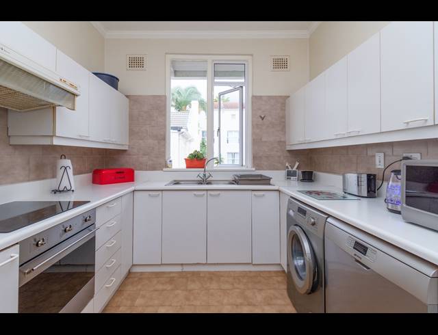 2 BEDROOM APARTMENT SOLD IN SEA POINT